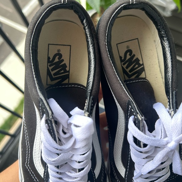 VANS! - Picture 4 of 12